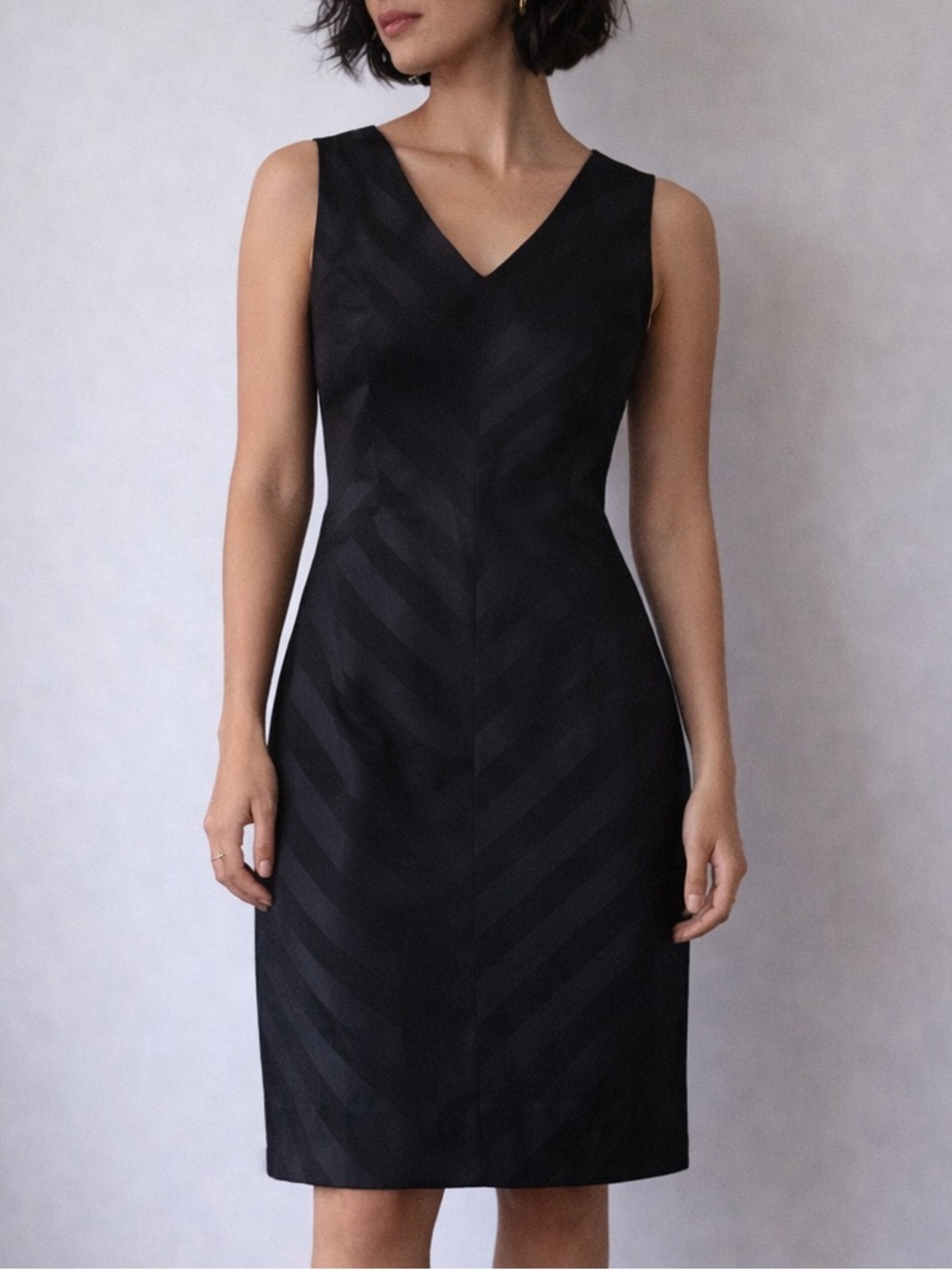 J. McLaughlin Black Sheath Dress Sleeveless Size 8 Minimalist Quiet Luxury